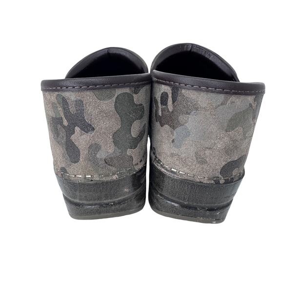 Dansko Professional Slip-On Clog Womens 40 9.5-10 Camo Slip-Resistant - Picture 3 of 11